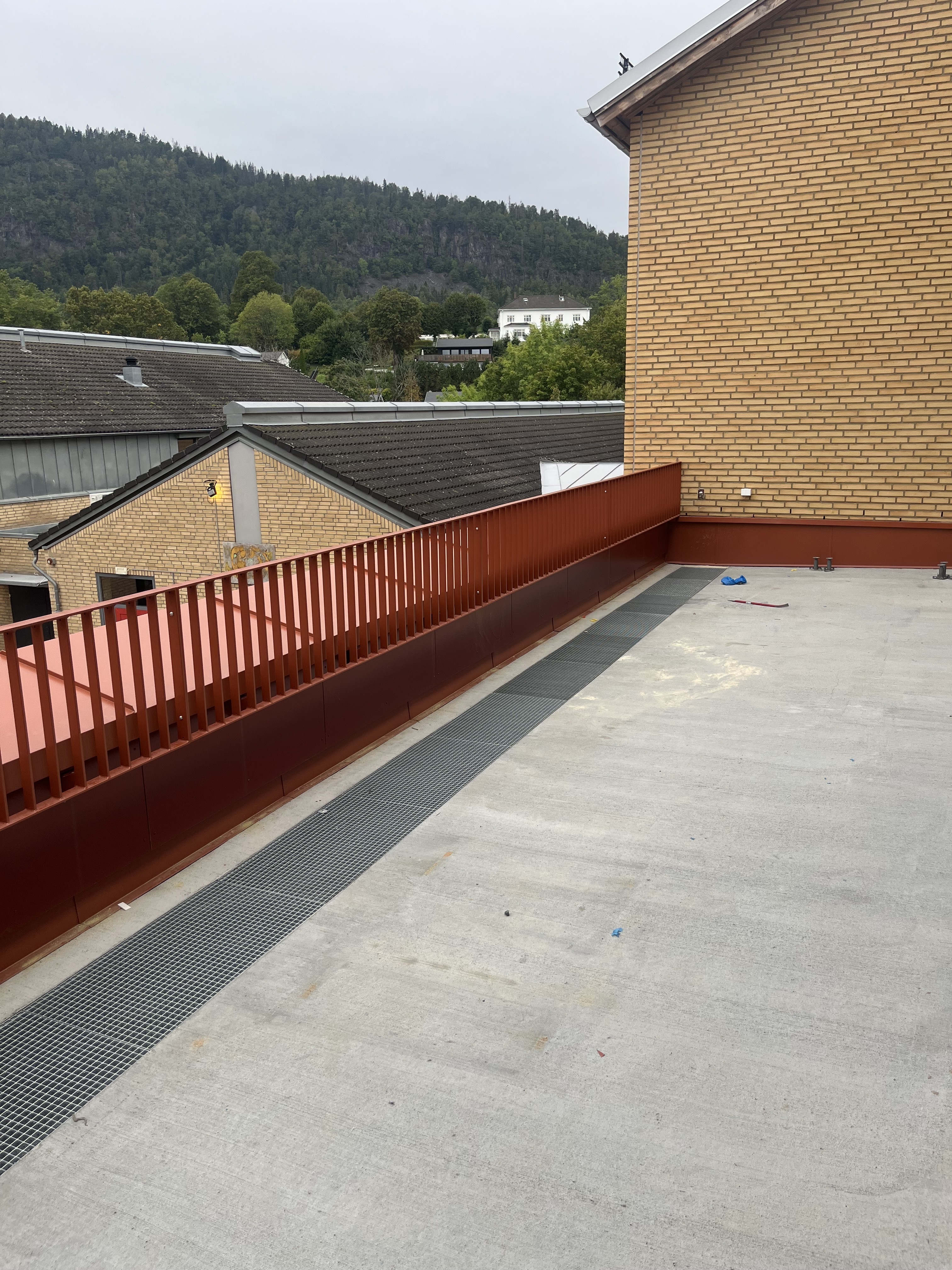 Hvalstad Skole - Image 1